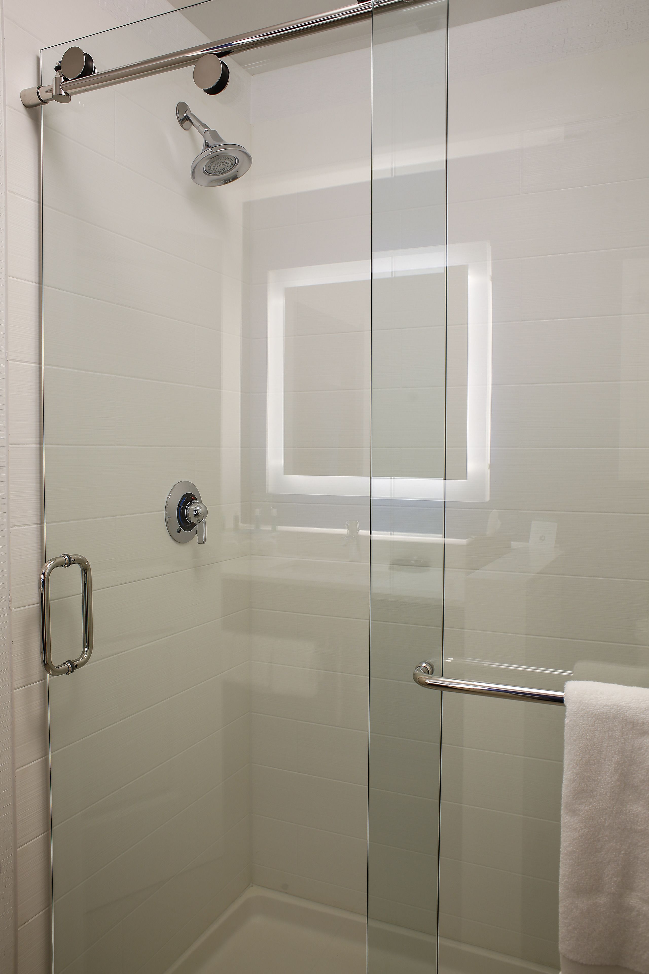 Photo - Holiday Inn Express & Suites Downtown Louisville by IHG