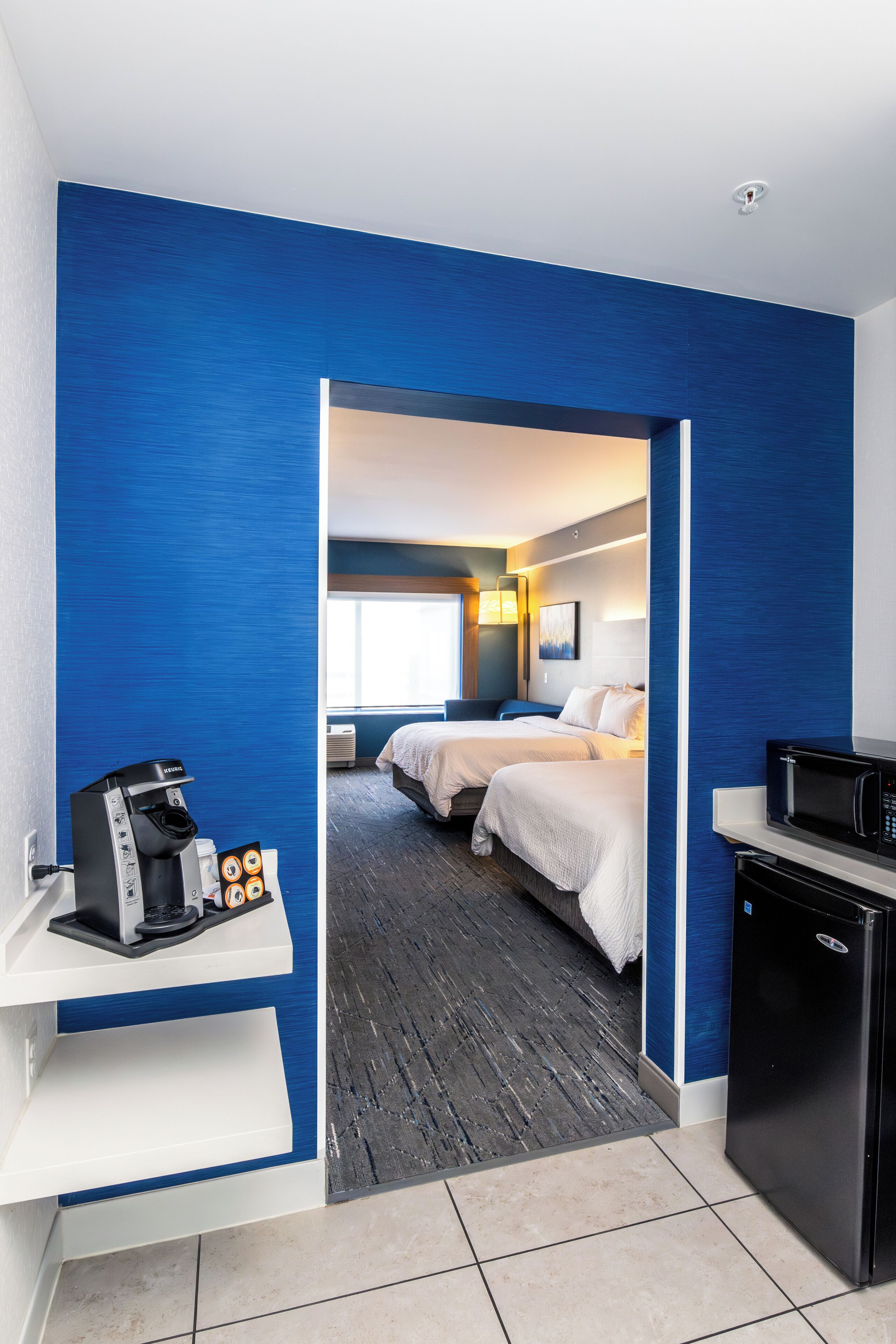 Hochwertige Bettwaren, Daunenbettdecken, Zimmersafe, Schreibtisch