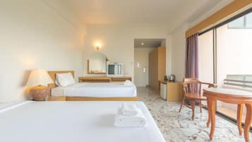 Desk, blackout curtains, free WiFi, bed sheets