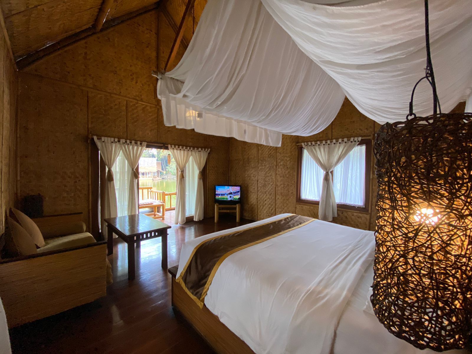 Deluxe Suite | Meja, Wi-fi percuma, cadar katil 