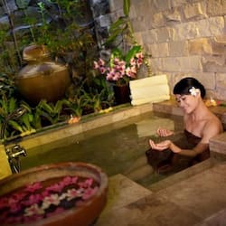 Indoor spa tub