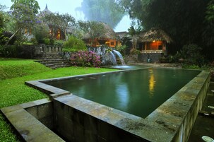 Bañera de hidromasaje exterior