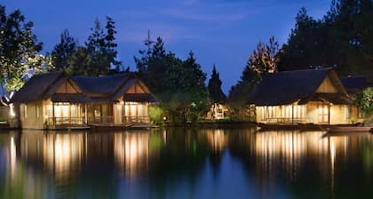 Kampung Sampireun Resort & Spa