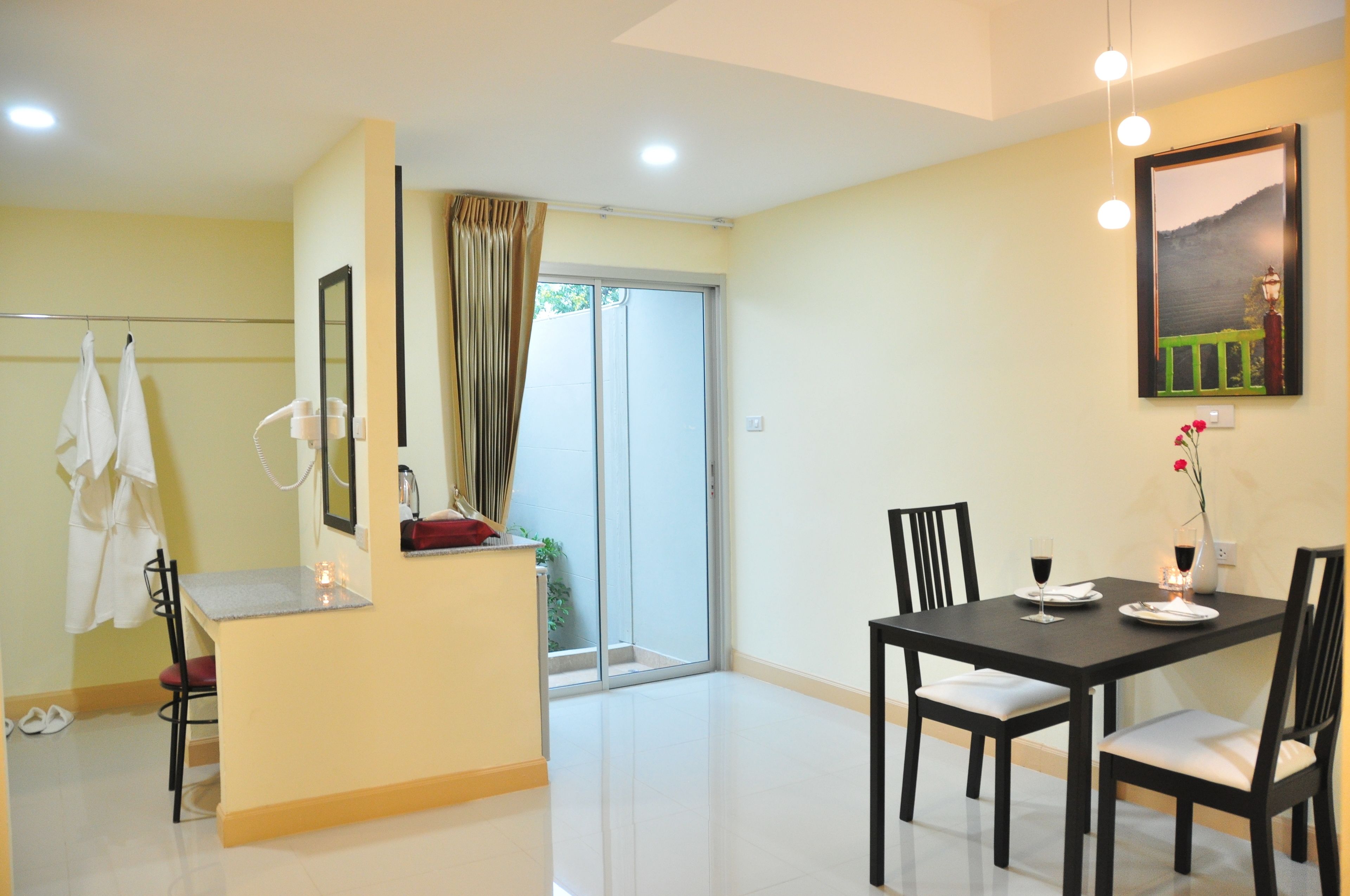 Phòng đôi Grand | Khu vực ăn uống tại ph òng