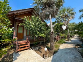 Vila superior, 1 cama Queen, para não fumantes, vista para o jardim | Vista do quarto