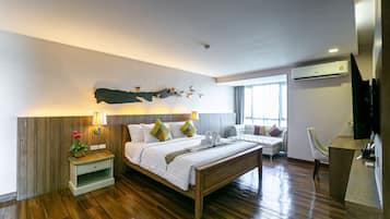 Suite, 1 Bedroom | 1 bedroom, premium bedding, minibar, in-room safe
