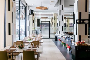 Desayuno inglés (THB 300 por persona)