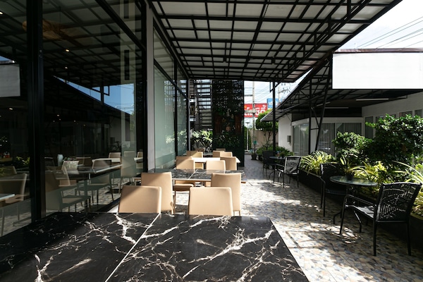 Daily English breakfast (THB 300 per person)