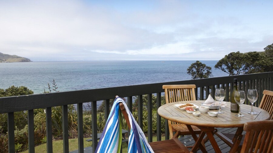 Tipi and Bob's Waterfront Lodge