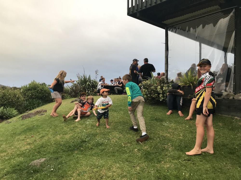 Tipi & Bobs Waterfront Lodge by null