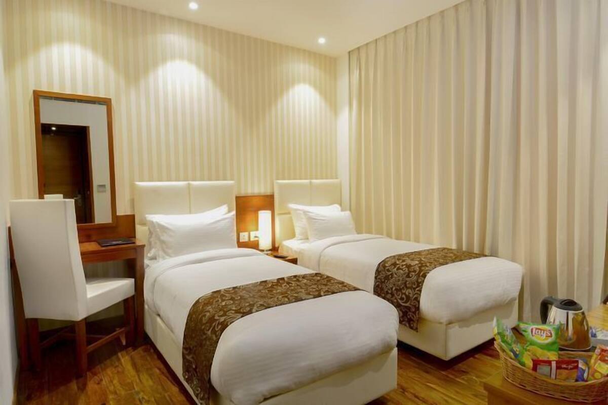 Minibar, in-room safe, desk, iron/ironing board (on request)