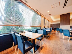 Breakfast and lunch served - Hotel Grand Terrace Obihiro (Obihiro)