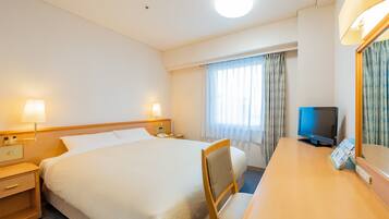 Desk, blackout drapes, iron/ironing board, free WiFi