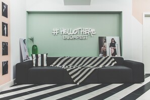 Lobby sitting area - MGZN Basilica Rooms (Budapest)