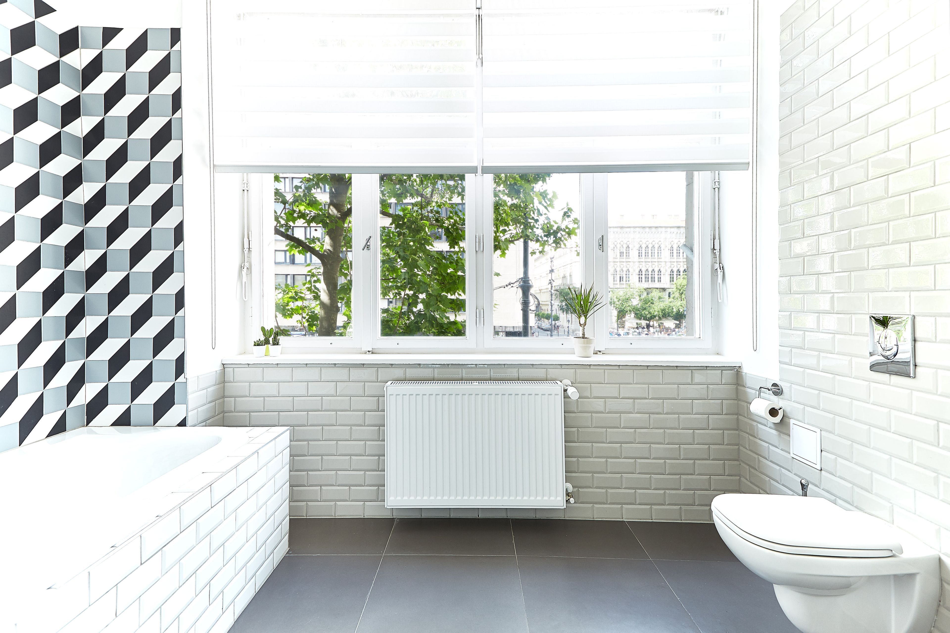 panoramic suite with basilica view | bathroom | free toiletries, hair dryer, towels