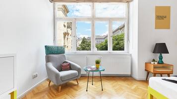 ์ํผ๋ฆฌ์ด ๋๋ธ๋ฃธ (Basilica View) | ์๋ด ์ ๋ง