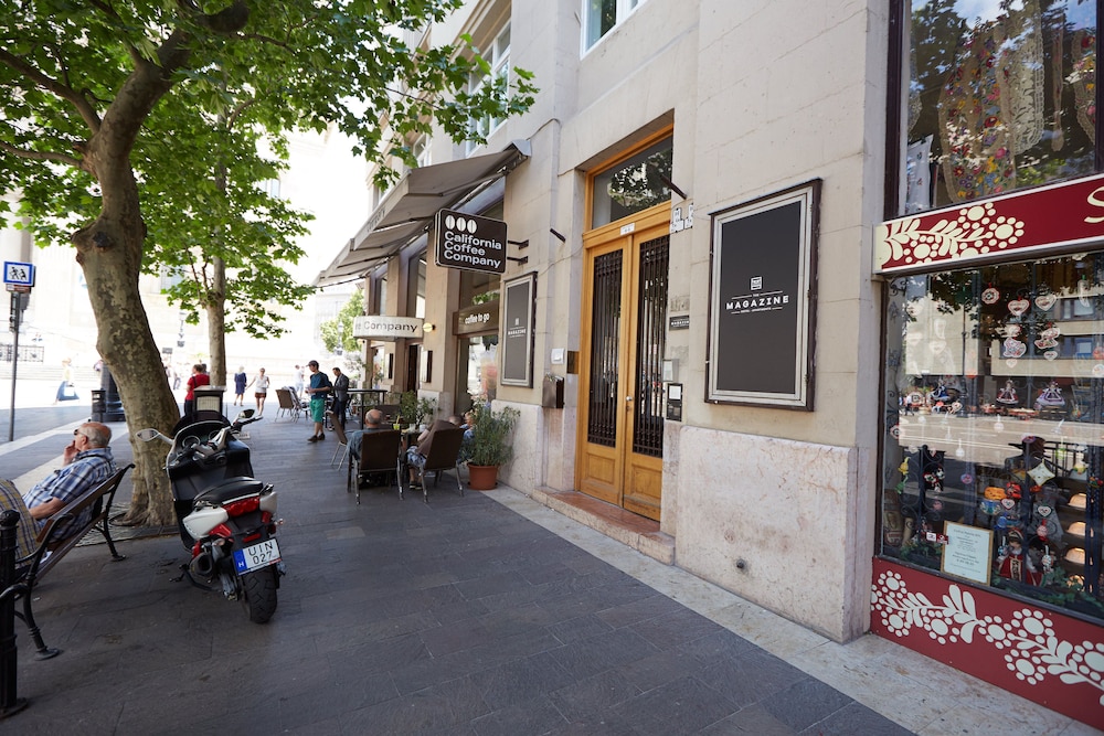 The Magazine Hotel & Apartments by null