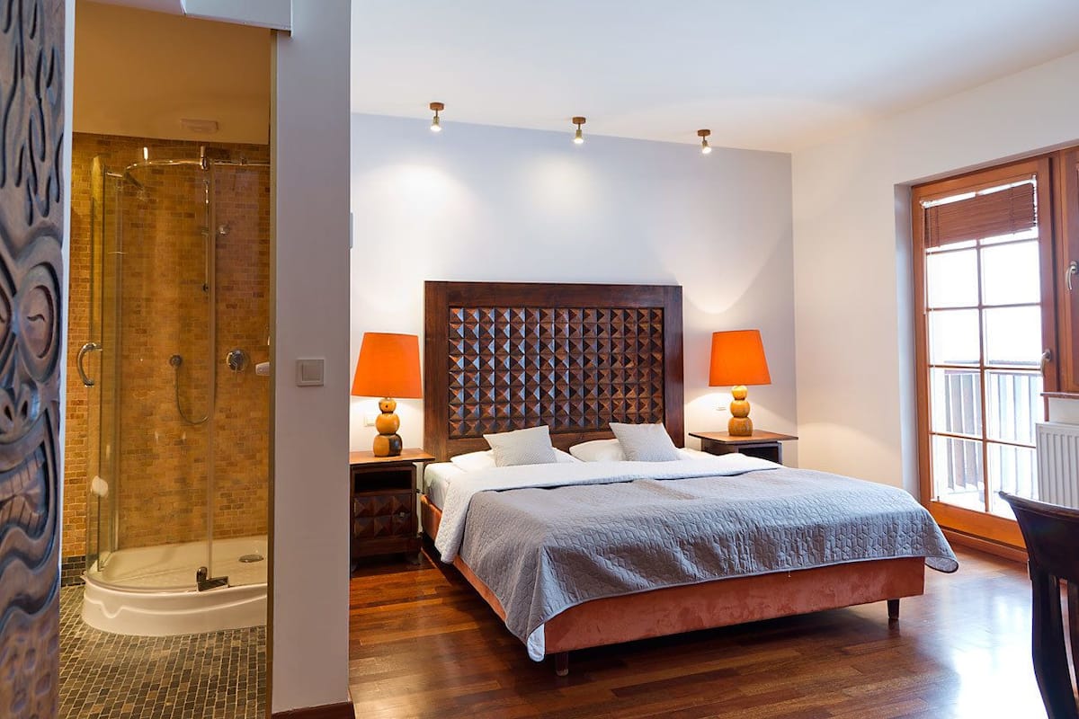 Appartement, 1 kingsize bed met slaapbank ( nr 25) | Luxe beddengoed, geluiddichte muren, gratis wifi, beddengoed