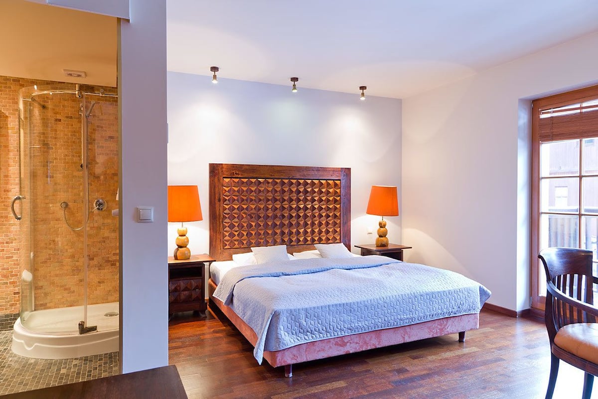 Appartement, 1 kingsize bed met slaapbank ( nr 12) | Luxe beddengoed, geluiddichte muren, gratis wifi, beddengoed