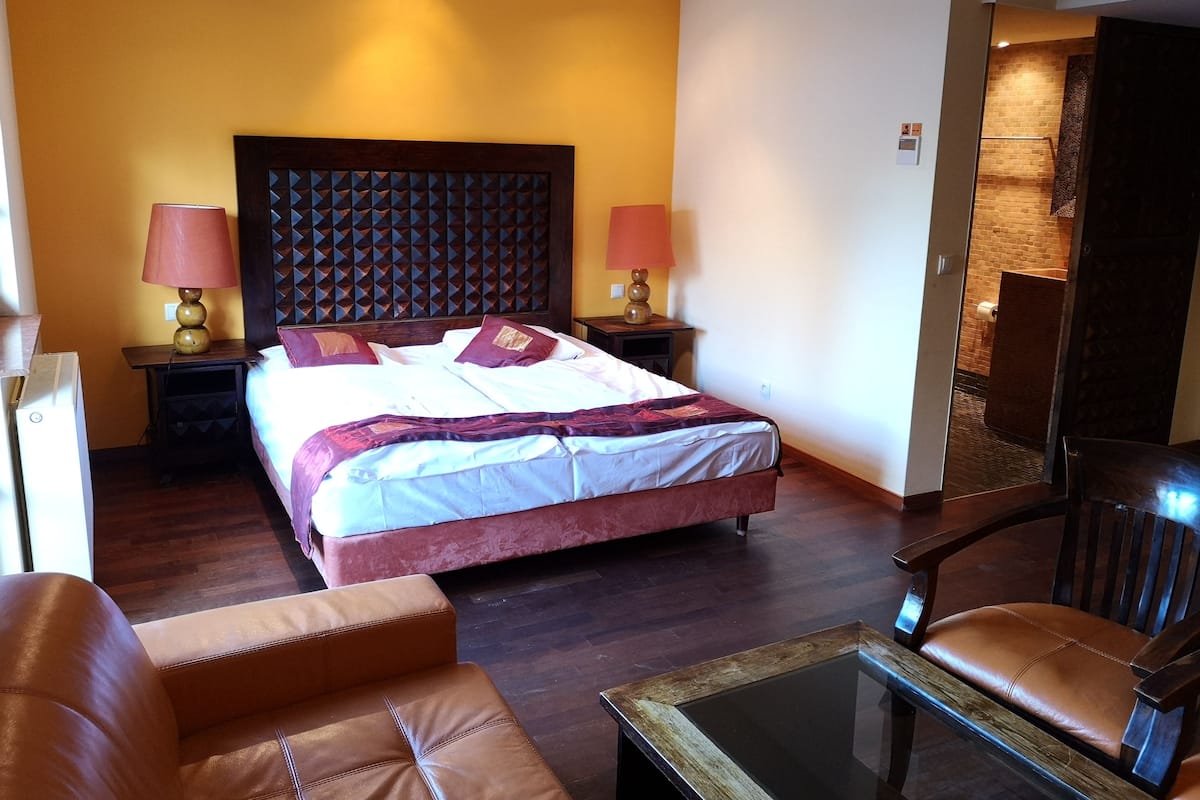 Appartement, 1 kingsize bed met slaapbank | Luxe beddengoed, geluiddichte muren, gratis wifi, beddengoed