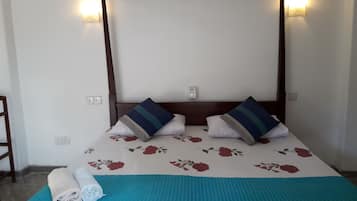 Standard Room, Garden View (With Fan)