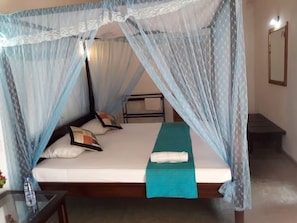 Standard Room, Garden View (With Fan) - Sea Front Hikkaduwa (Hikkaduwa)