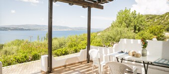 Metaxatos Apartments