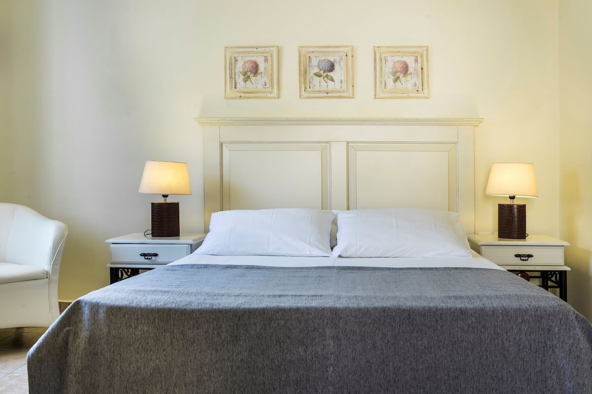 Klassieke suite, 1 slaapkamer, uitzicht op zee | 1 slaapkamer, een kluis op de kamer, geluiddichte muren