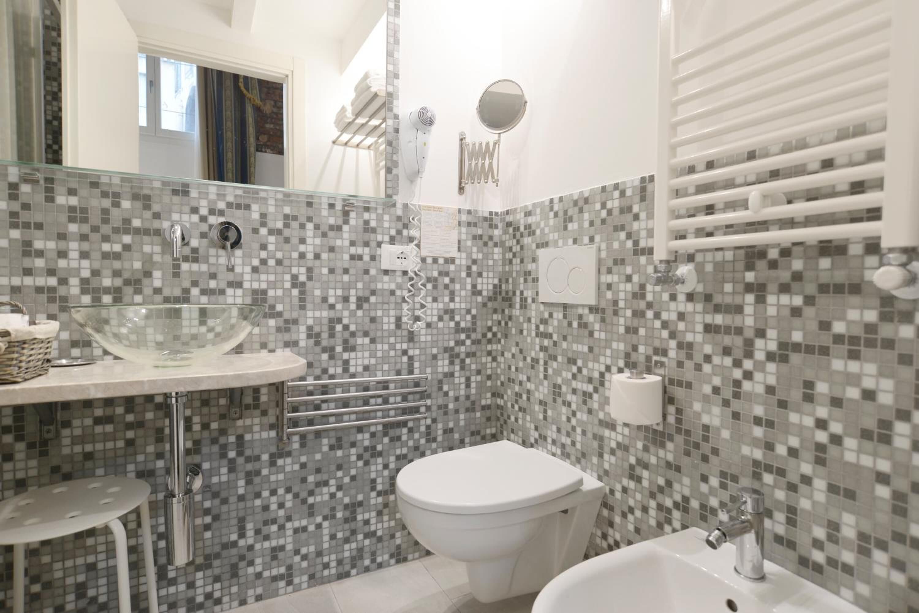 Foto - Al Mascaron Ridente