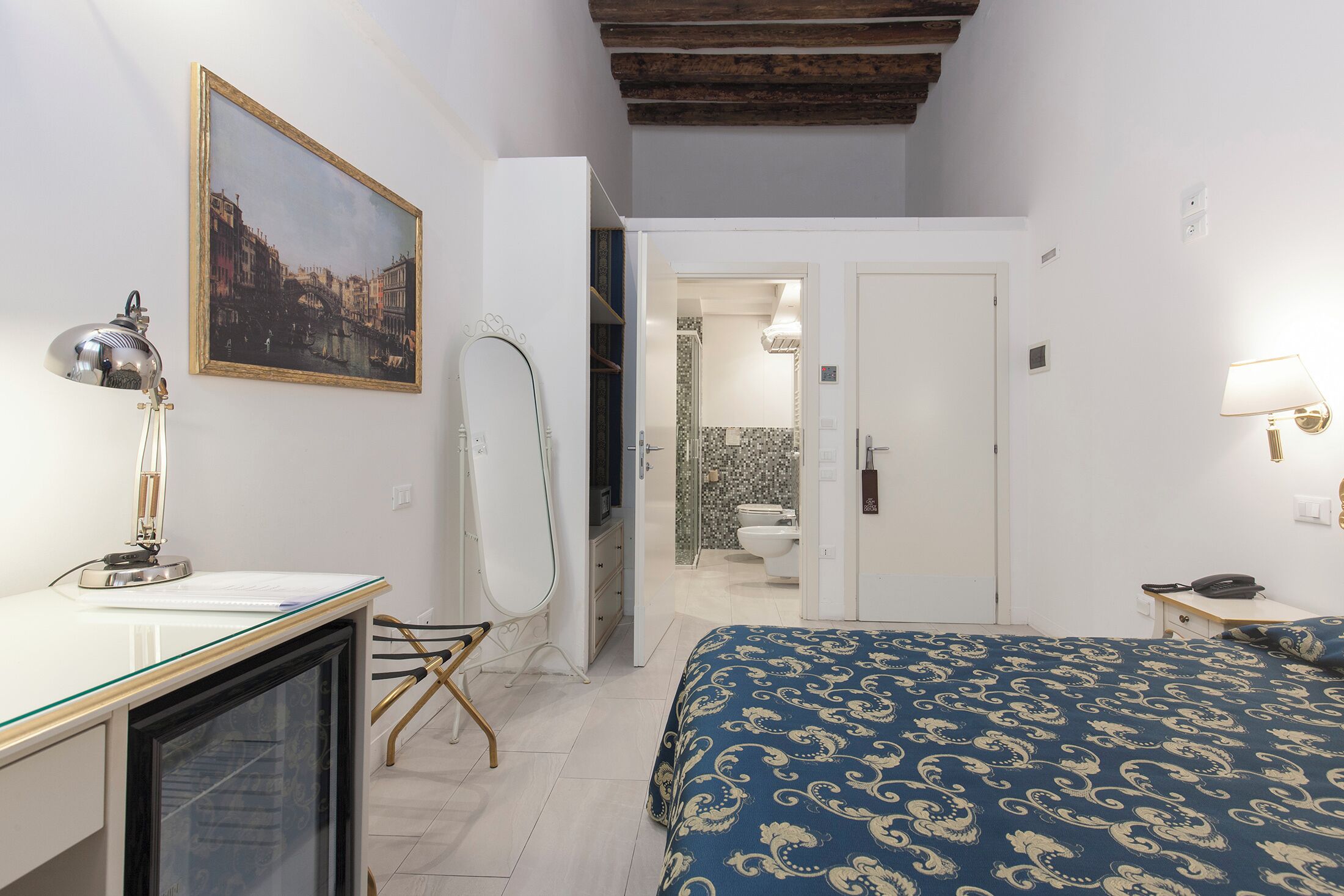 Couette en duvet d'oie, minibar, coffres-forts dans les chambres, bureau