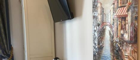 Literie hypoallergénique, couette en duvet d'oie, minibar