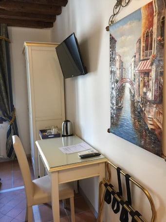 Down comforters, minibar, in-room safe, desk