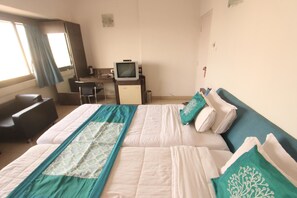 Chambre Standard Double ou avec lits jumeaux, 1 lit double, salle de bains privée