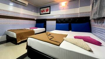 Superior Triple Room | 1 bilik tidur, katil bayi/kot (percuma), Wi-fi percuma