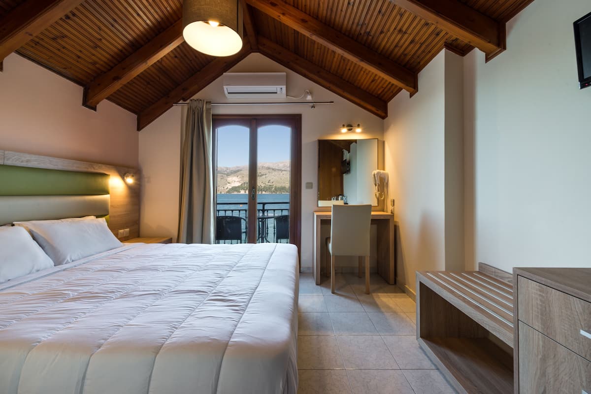 Superior Double or Twin Room, Sea View | Minibar, in-room safe, desk, iron/ironing board (on request)