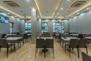 Restaurant - Richico Apartments And Hotel (Da Nang)