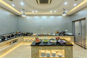 Daily buffet breakfast for a fee - Richico Apartments And Hotel (Da Nang)