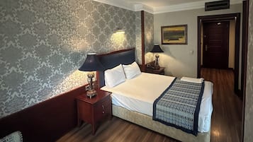 Standard Double Room, 1 Double Bed | Premium bedding, minibar, in-room safe, desk