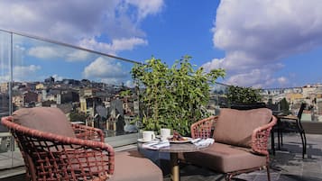 Junior Suite with Terrace | Terrace/patio