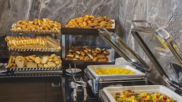 Daily buffet breakfast (TRY 900 per person)