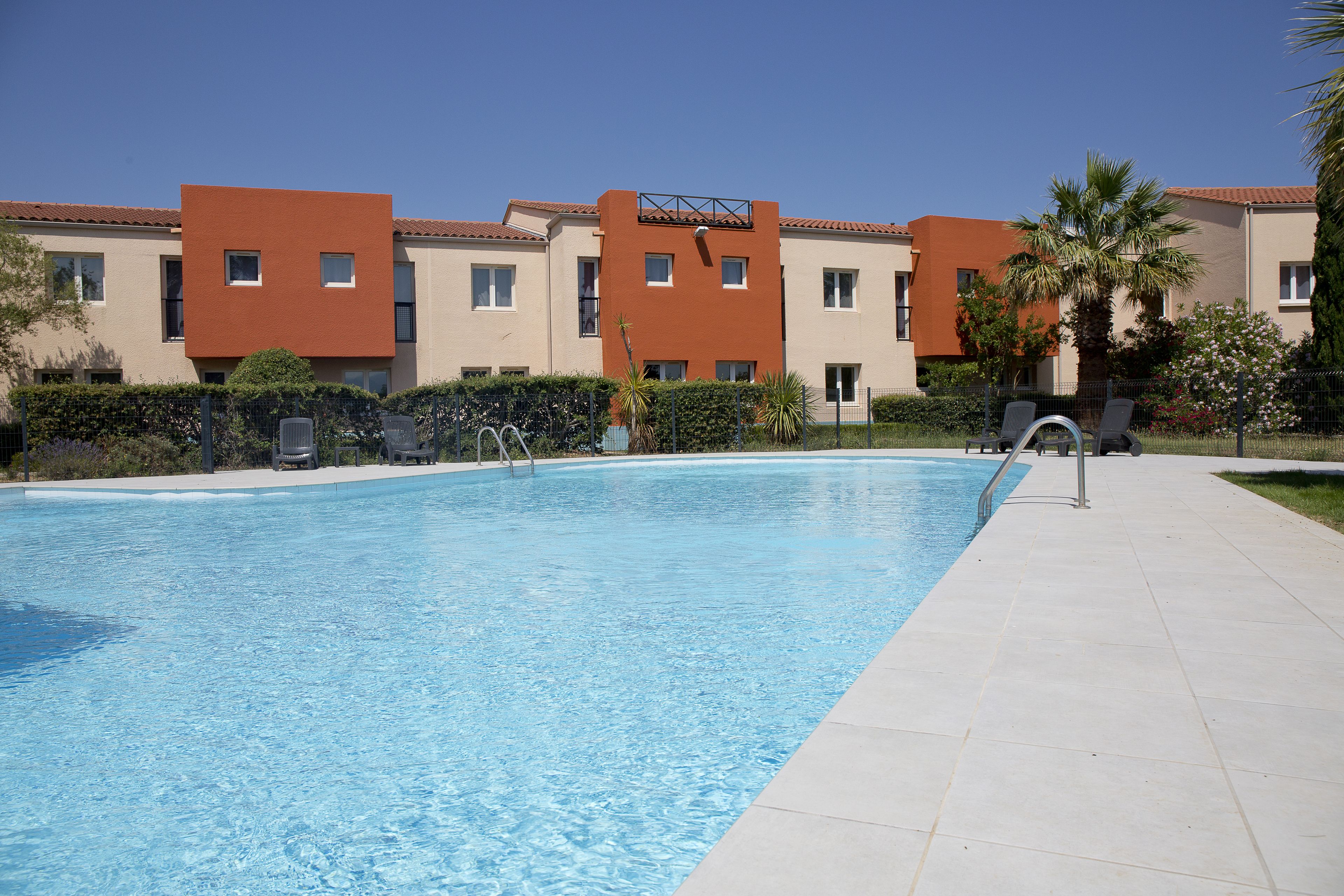 Piscine extérieure (ouverte en saison)