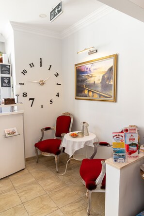 Lobby sitting area - Galley Hotel (Istanbul)