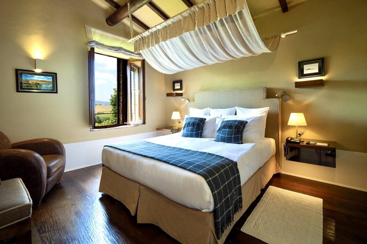 Double Room | Premium bedding, minibar, in-room safe, desk