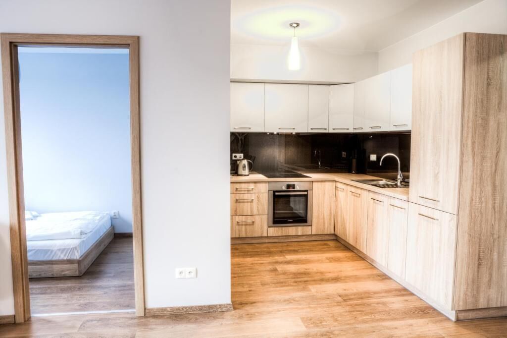 Private kitchen | Fridge, stovetop, coffee/tea maker, electric kettle