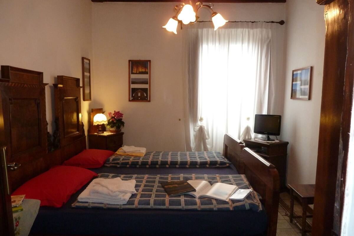 Premium bedding, down duvets, individually furnished, desk