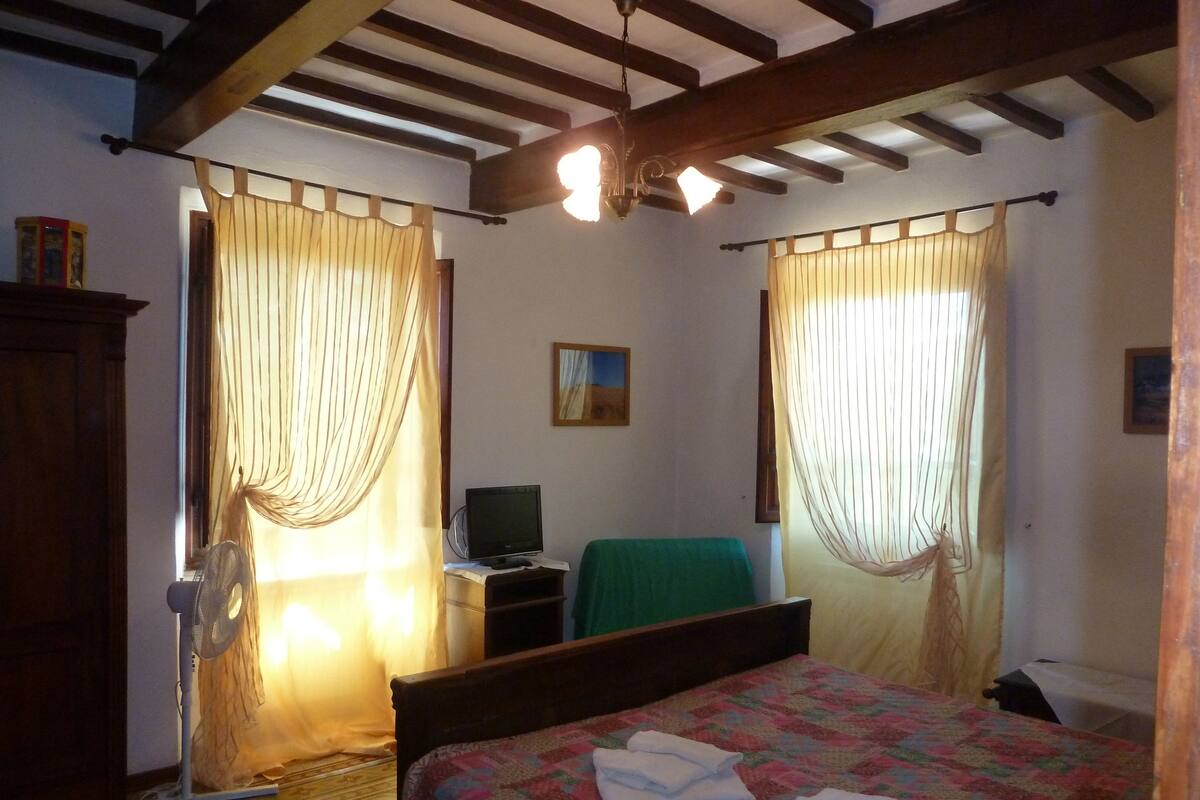 Premium bedding, down duvets, individually furnished, desk