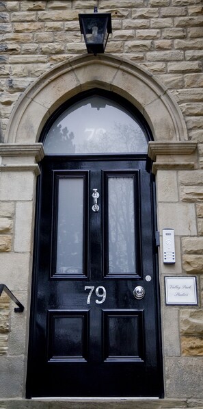 Porch - Valley Park Studios (Harrogate)