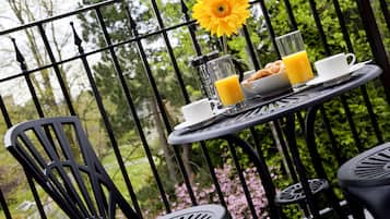 Luxury Apartment, 2 Bedrooms, Balcony | Balcony