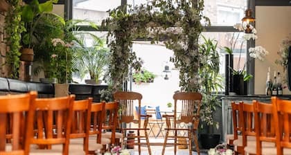 The Captain Cook Hotel