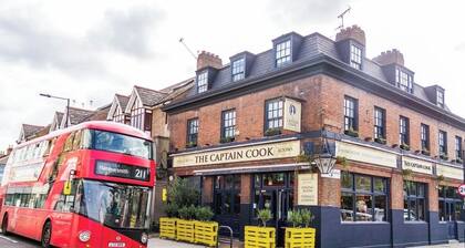 The Captain Cook Hotel